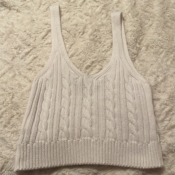 Top - Picture 2 of 2